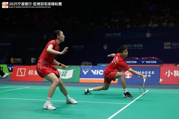 Ganda campuran China, Jiang Zhen Bang/Wei Ya Xin, dipastikan tidak bisa mewujudkan final ideal setelah ditaklukkan pasangan