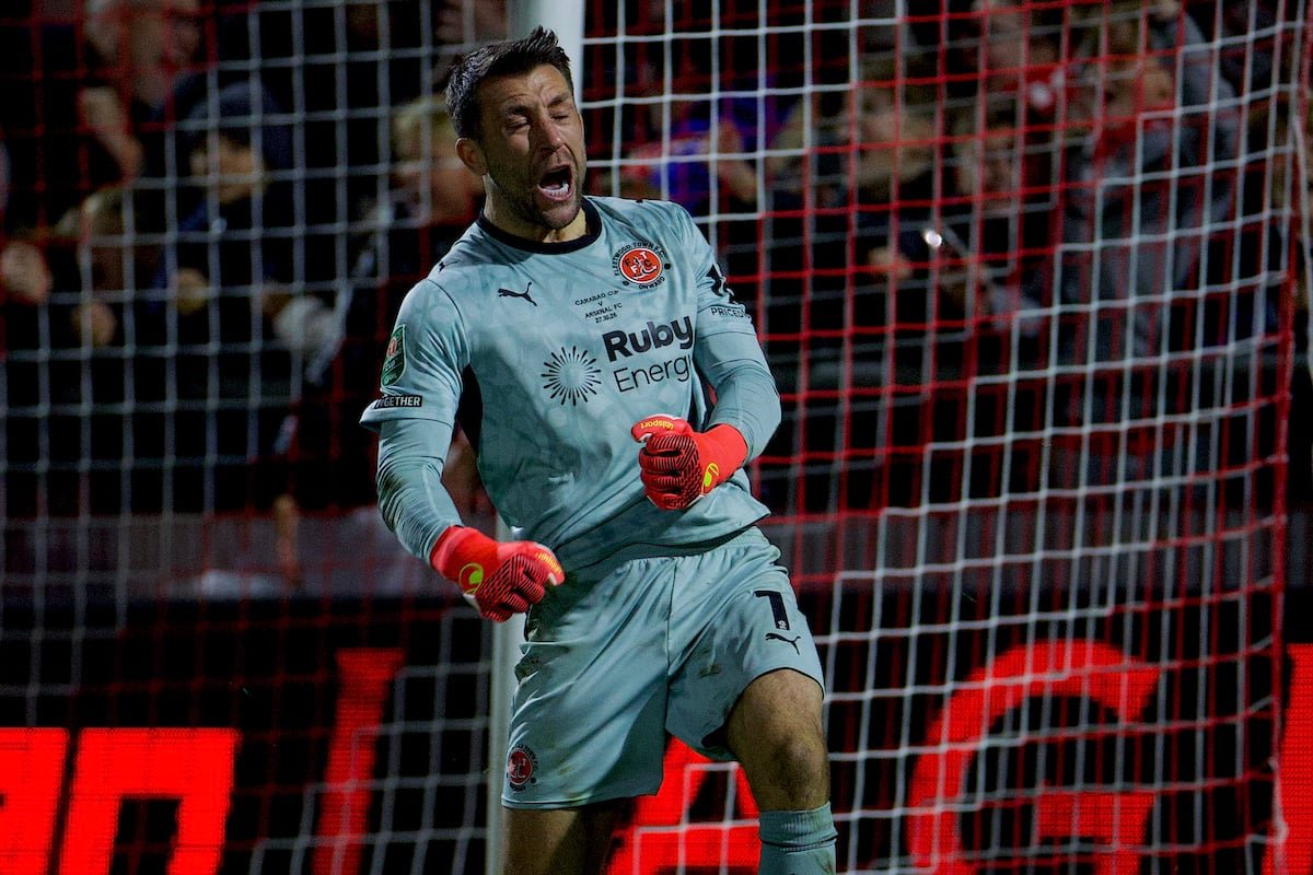 FLEETWOOD, ENGLAND - Tuesday, October 27, 2026: Fleetwood Town's goalkeeper Jay Lynch celebrates after saving a penalty in the shoot-out after the Football League Cup 4th Round match between Fleetwood Town FC and Arsenal FC at Highbury Stadium. (Photo by David Rawcliffe/Propaganda)