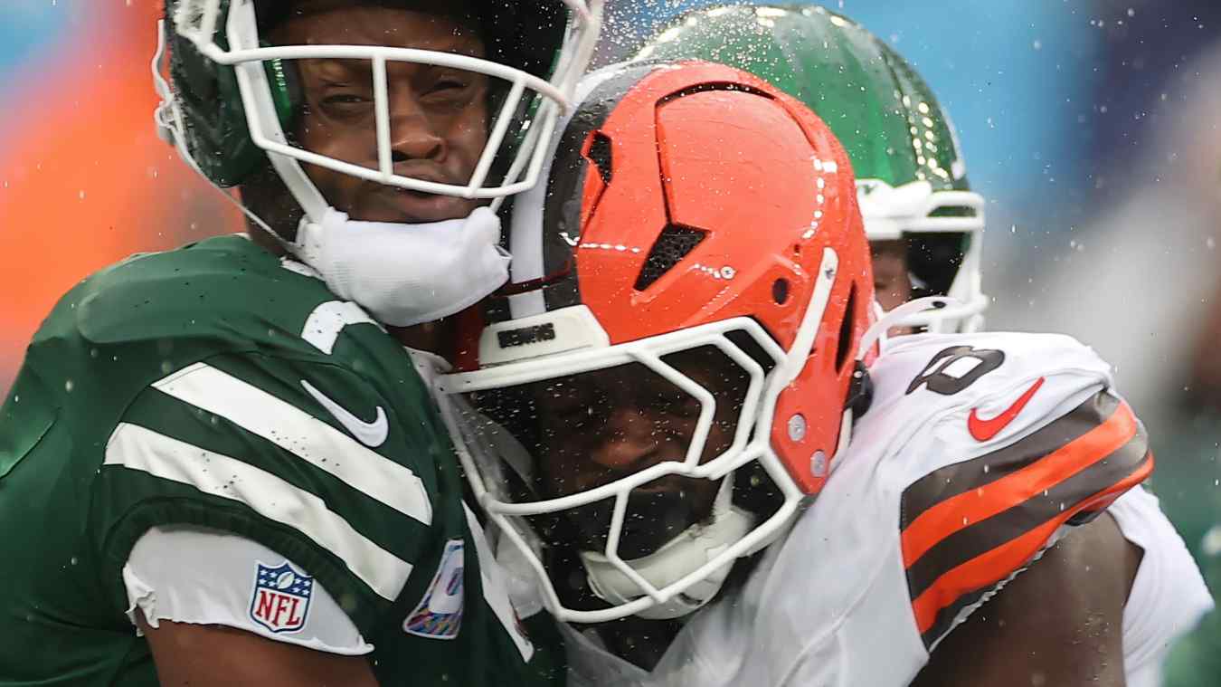 Jared Verse #8 of the Cleveland Browns