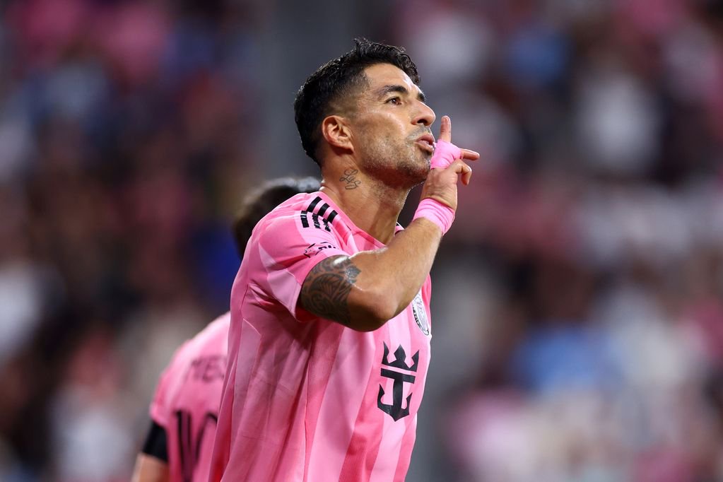 Luis Suárez #9 of Inter Miami CF  celebrates scoring his team's first goal during the MLS match between Inter Miami CF and FC Cincinnati