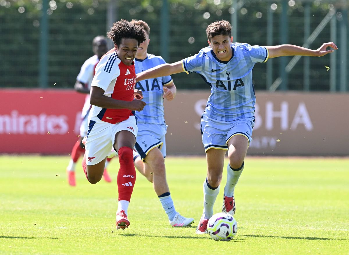 Elijah Upson (R) playing for Tottenham Hotspur