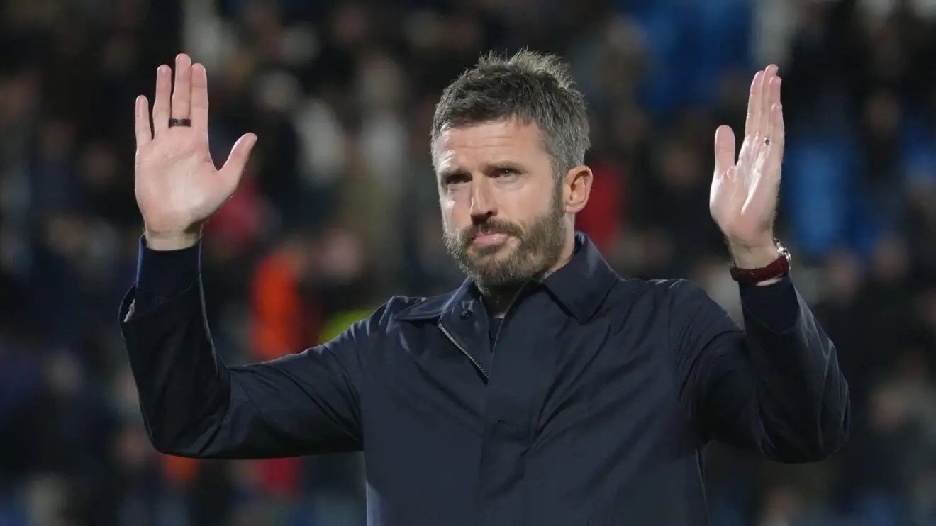 Michael Carrick apologises to Man Utd fans