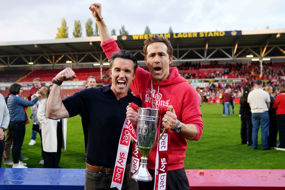 Ryan Reynolds and Rob Mac have given their full backing to Wrexham boss Phil Parkinson