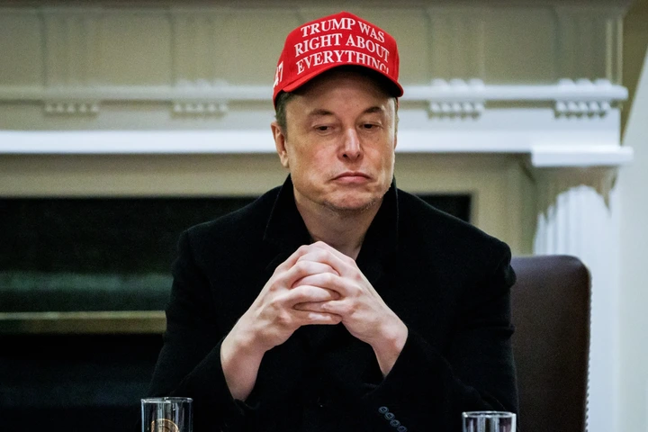 Elon Musk’s Net Worth Falls Below $300 Billion for First Time Since November
