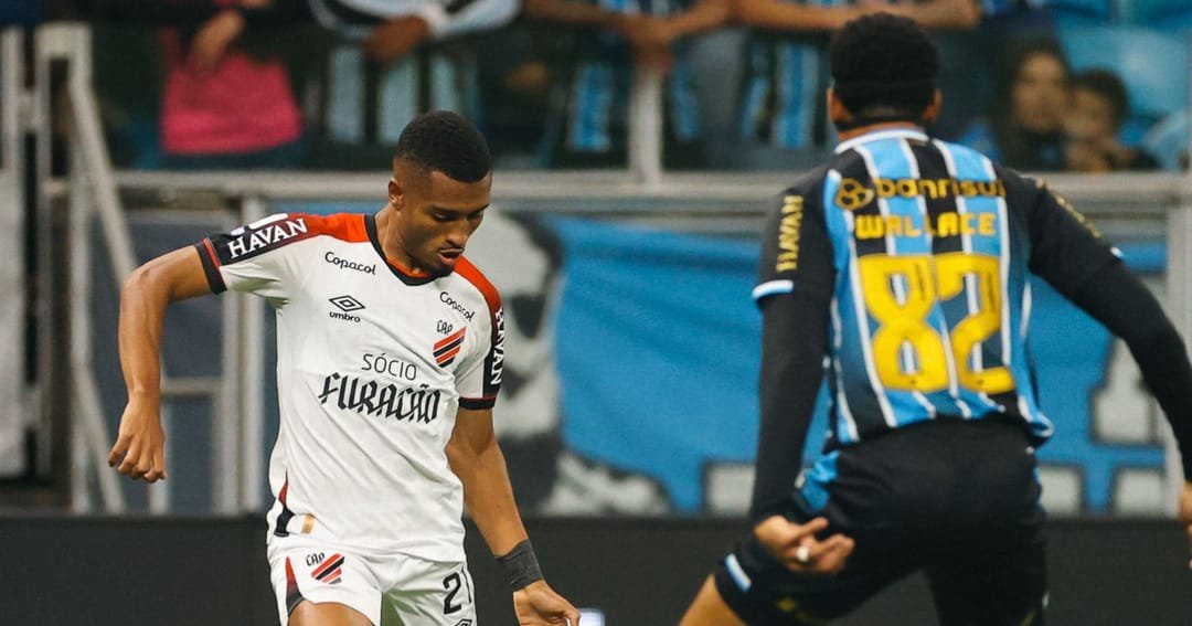 Imagem da partida entre Grêmio e Athletico. (Foto/Reprodução: Athletico via X)