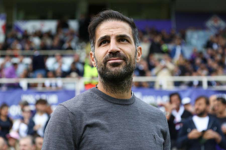 Fabregas shuts down Man Utd managerial links