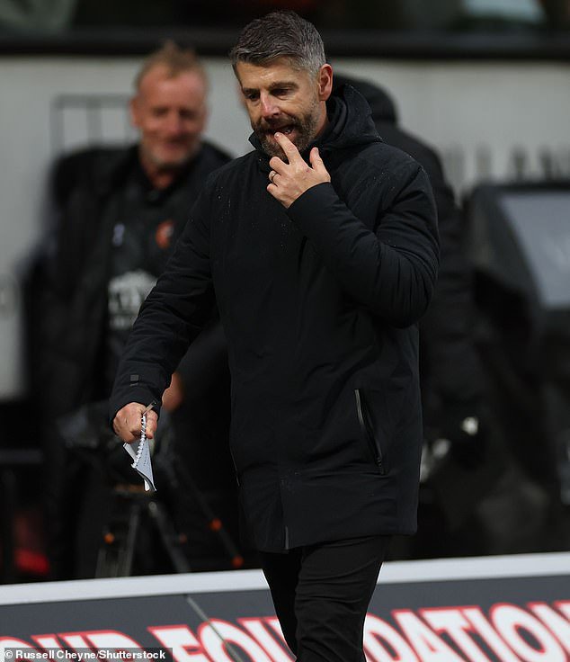 Stephen Robinson was disappointed to lose 3-2 at Dundee United but couldn't fault his side