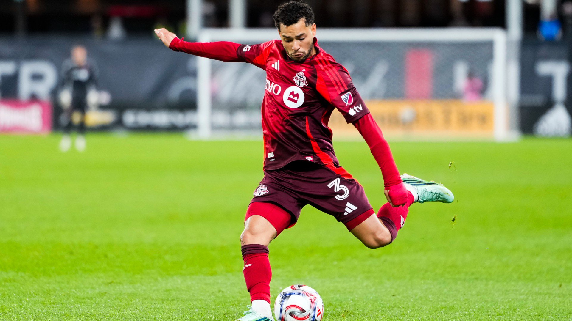 Toronto boss Fraser highlights Pereira’s professionalism