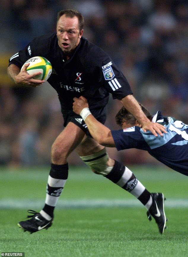 Venter represented the Stormers in his homeland and won 17 caps for South Africa, including as a substitute in the 1995 World Cup final win