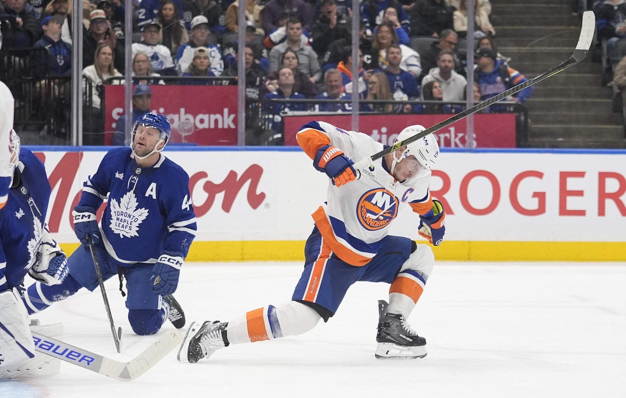 Bo Horvat celebrates after scoring a second-period goal in the Islanders' 3-1 win over the Maple Leafs in Toronto.