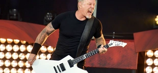 Metallica's James Hetfield tattoos ashes of late Motörhead star Lemmy on his middle finger