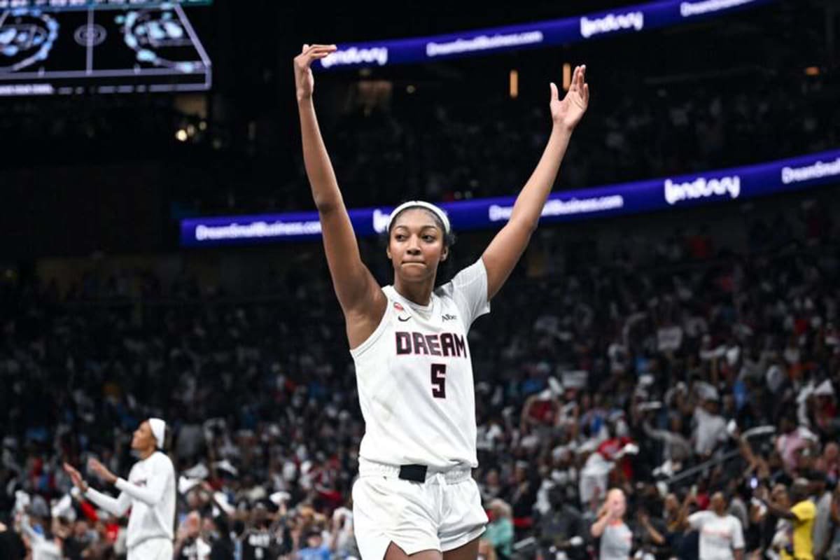 ATLANTA, GA – OCTOBER 04: Atlanta forward Angel Reese 5 reacts during the WNBA, Basketball Damen, USA second round playoff game between the New York Liberty and the Atlanta Dream on October 4th, 2026 at State Farm Arena in Atlanta, GA. Photo by Rich von Biberstein/Icon Sportswire WNBA: OCT 04 New York Liberty at Atlanta Dream EDITORIAL USE ONLY Icon261004085 ©IMAGO/Icon Sportswire