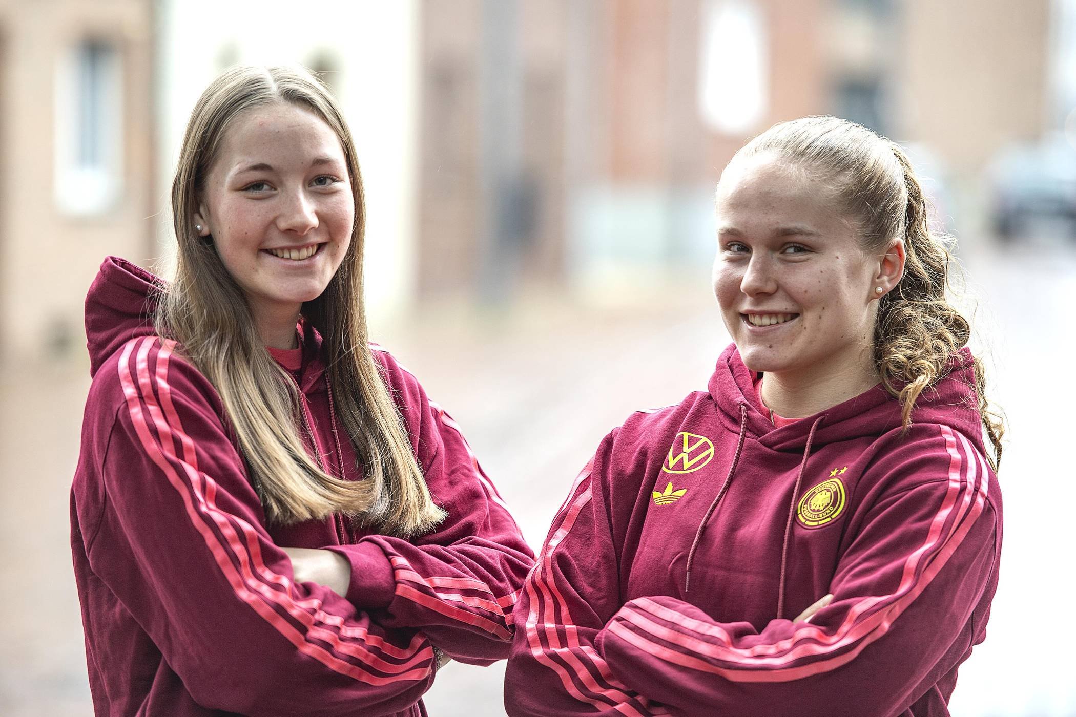 Für die beiden Spielerinnen von Borussia Mönchengladbach, Fiona Itgenshorst (l.) und Mia Giesen, ist die U17-WM Marokko vorzeitig beendet.   