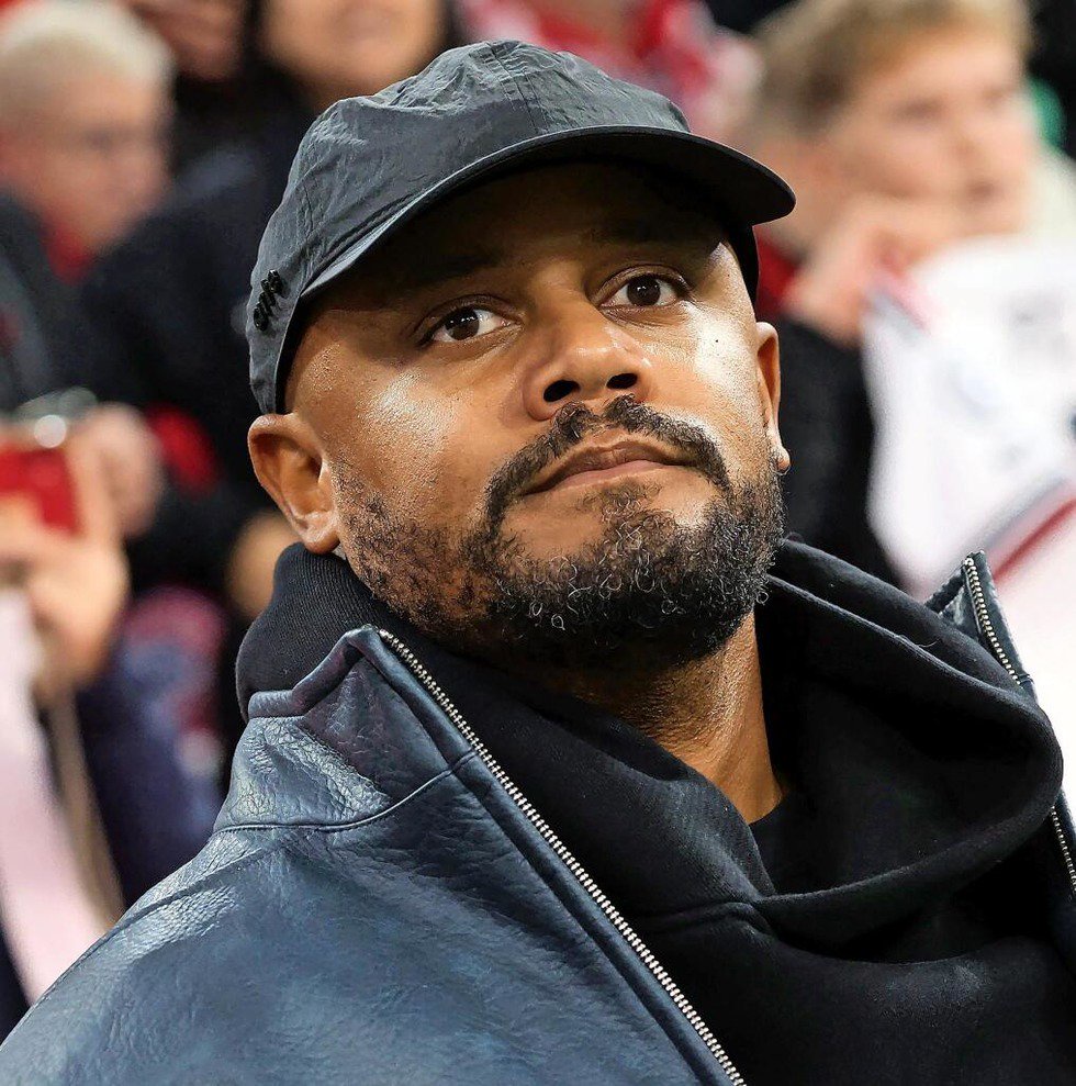 Nicht mehr im Krankenhaus: Bayern-Trainer Vincent Kompany.  | Foto: Karl-Josef Hildenbrand/dpa