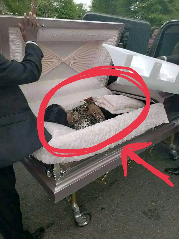 Check out this young lady who arrived at her matric dance in a coffin(03)