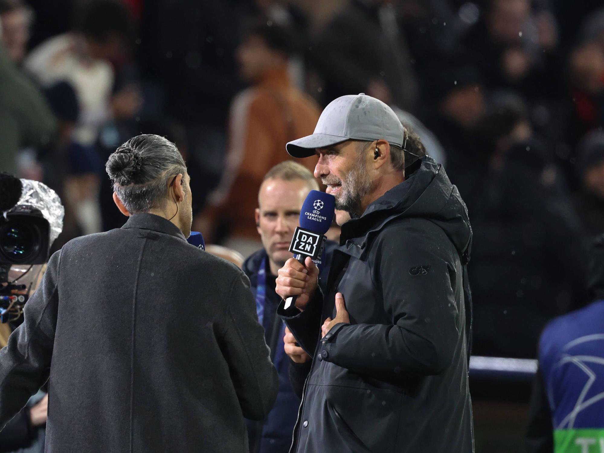 Jürgen Klopp im Interview bei DAZN.