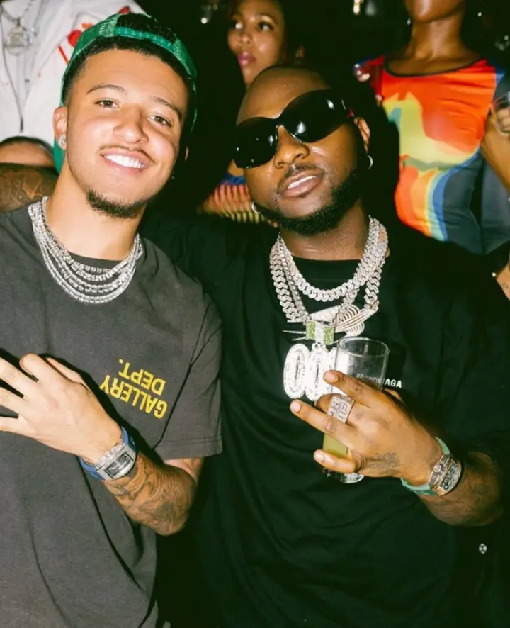Popular Foreign Footballers Davido Been Spotted Hanging With Outside Nigeria (Photos)