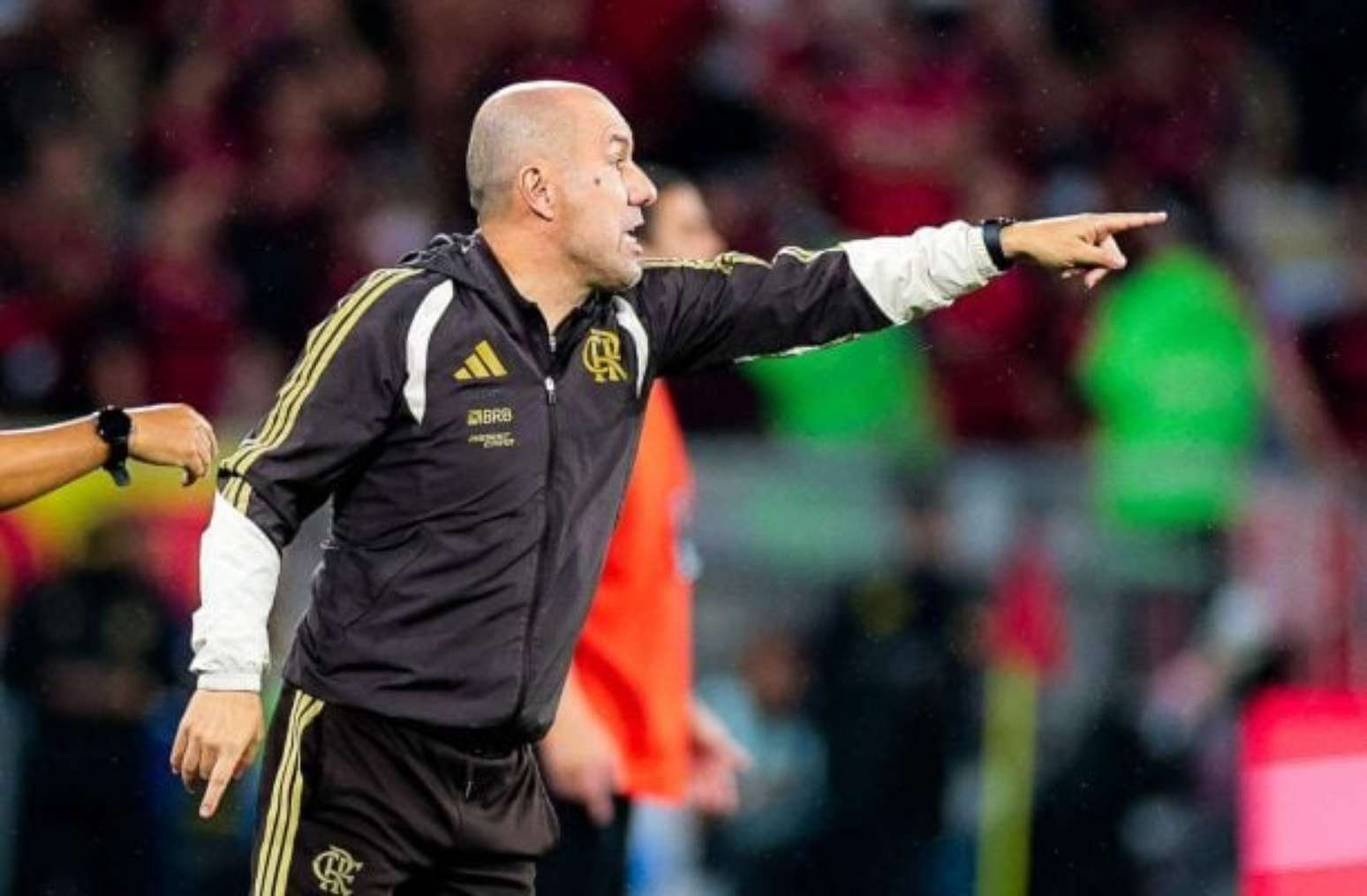 Arrascaeta entra no segundo tempo, mas faz pouca diferença. Nos pênaltis, ele acertou a sua cobrança. Mas o time foi eliminado na Libertadores. 