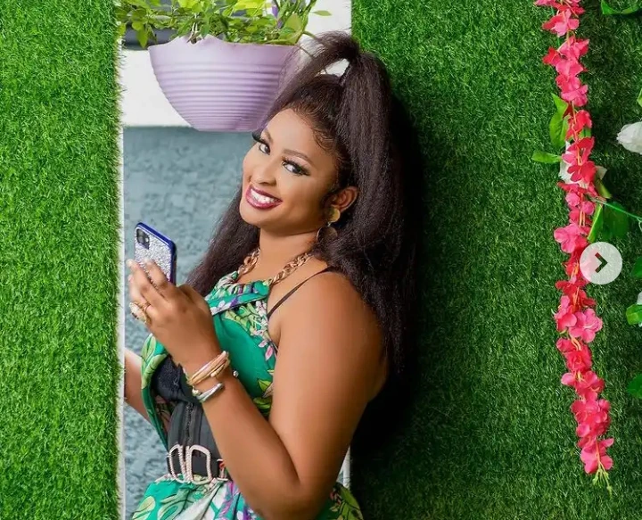 Actress Etinosa Showed Her Photos in New Post