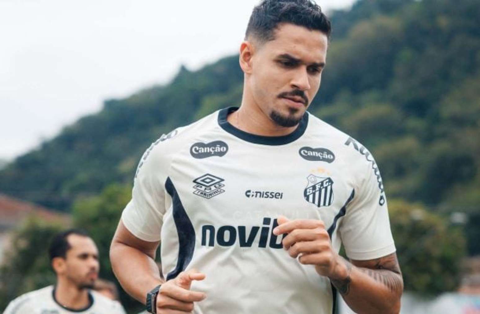 Lesão de Lucas Veríssimo  abriu lacuna na defesa do Santos –