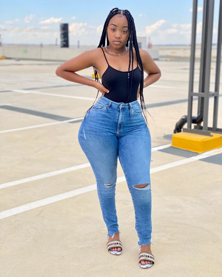 Meet Andiswa, The Beautiful 19-Year-Old Model Trending With Her Extraordinary Curves