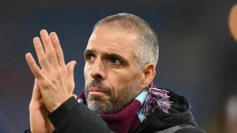 Fabio Celestini applauding