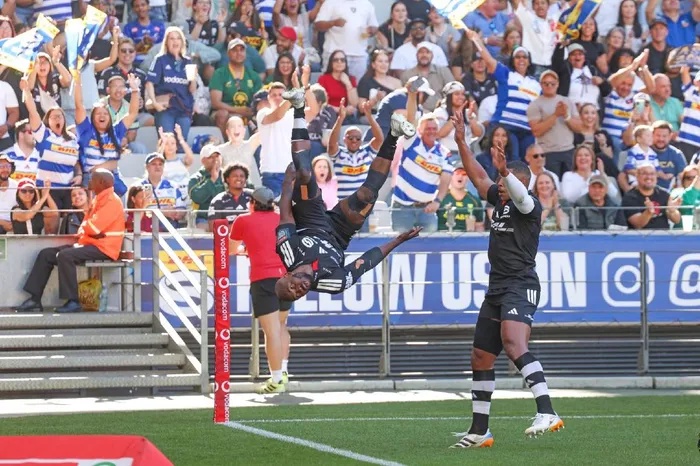 Seabelo Senatla performing a backflip in front of a packed DHL Stadium in the URC game against the Sharks last week.
