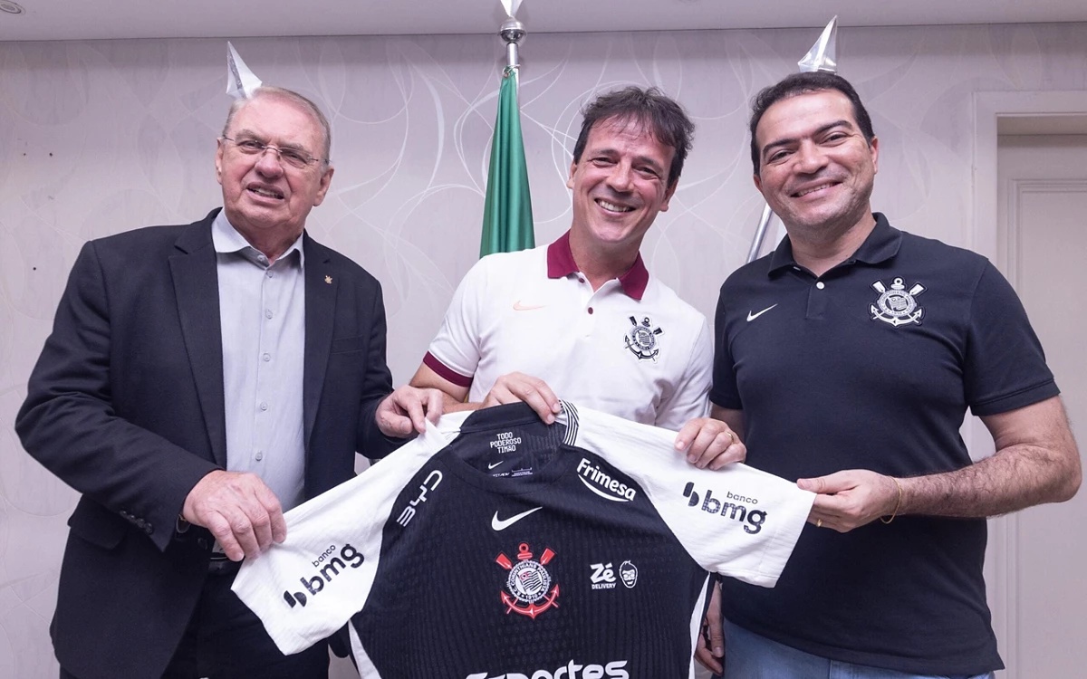 Osmar Stabile, Fernando Diniz e Marcelo Paz (Foto: Foto: Rodrigo Coca/Agência Corinthians)