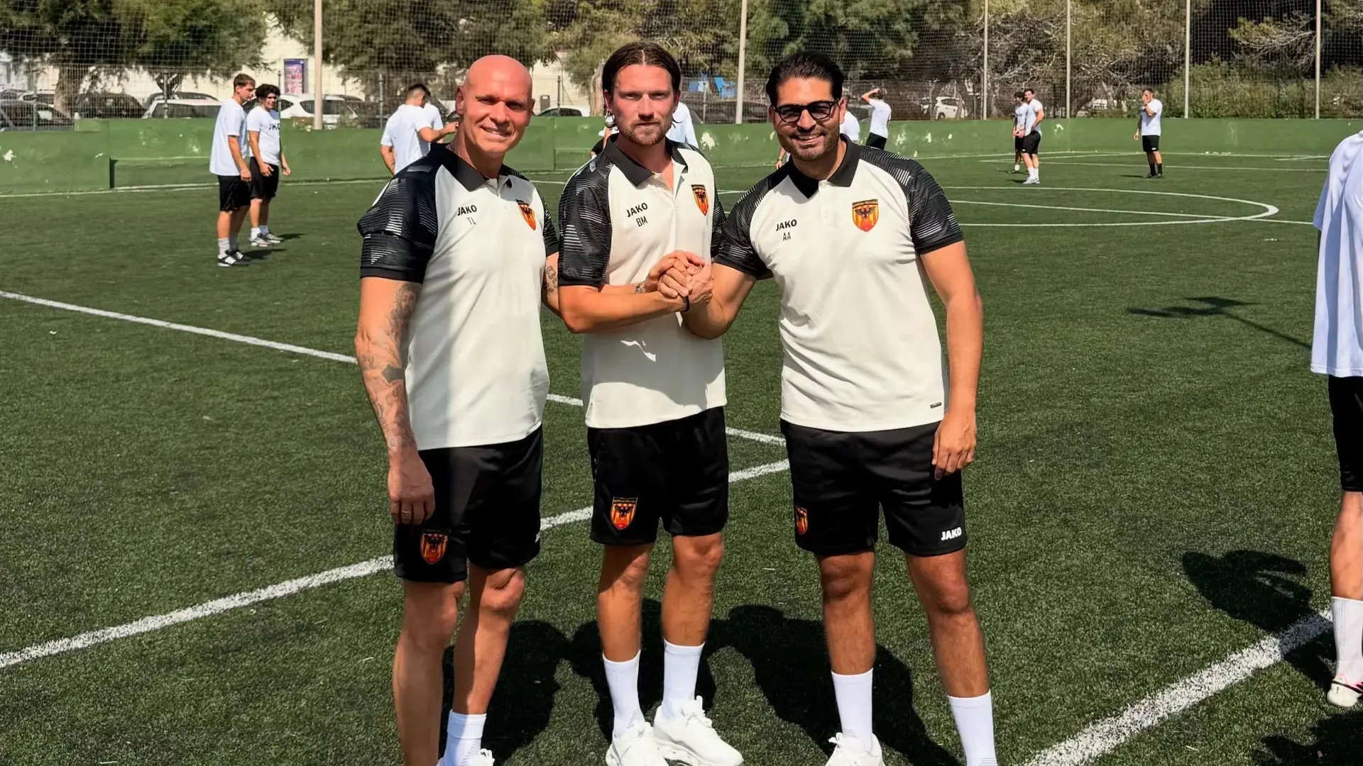 Ex-Trainer Thorsten Legat, Sportdirektor Bastian Müller und FC-Germania-Präsident Amir Aziz.