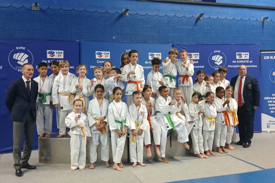 Les jeunes karatékas de Breteuil ont brillé à Vernon