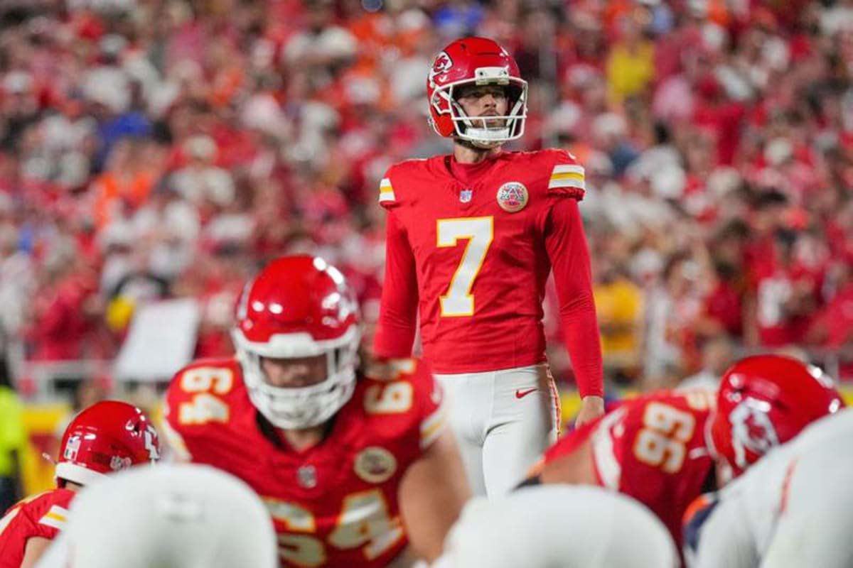 Sep 14, 2026; Kansas City, Missouri, USA; Kansas City Chiefs place kicker Harrison Butker (7) prepares to kick the point after touchdown against the Denver Broncos during the game at GEHA Field at Arrowhead Stadium. © Denny Medley-Imagn Images
