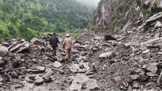 उत्तराखंड में भारी बारिश का कहर, पिथौरागढ़ में थमे पहिए, कैलास मानसरोवर यात्रा मार्ग बंद