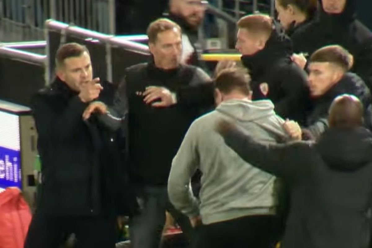Luton Town boss Jack Wilshere was involved in a heated clash with Barnsley manager Daniel Stendel.