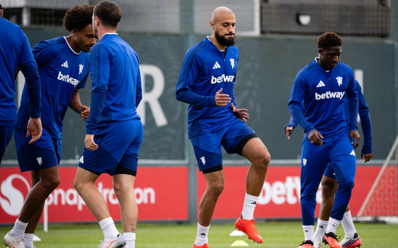 Michael Carrick lauds side's 'togetherness' despite Lisandro Martínez's explosive UCL interview