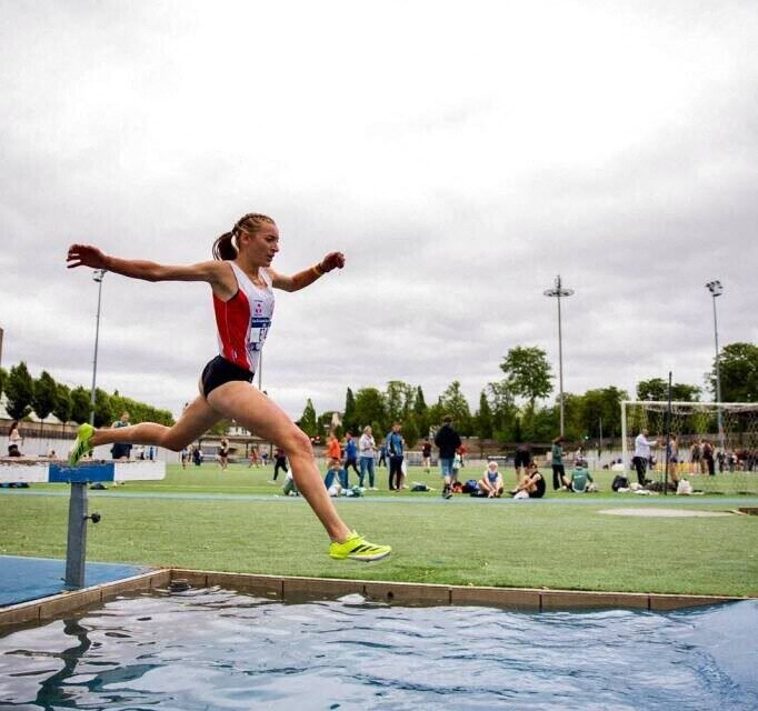 La Doloise a fait du 3.000m steeple sa nouvelle priorité sportive.