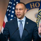 Hakeem Jeffries calls on Alito to apologize for 'disrespecting the American flag'