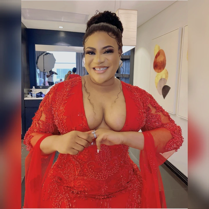 Actress Nkechi Blessing slayed in cleavage baring outfit