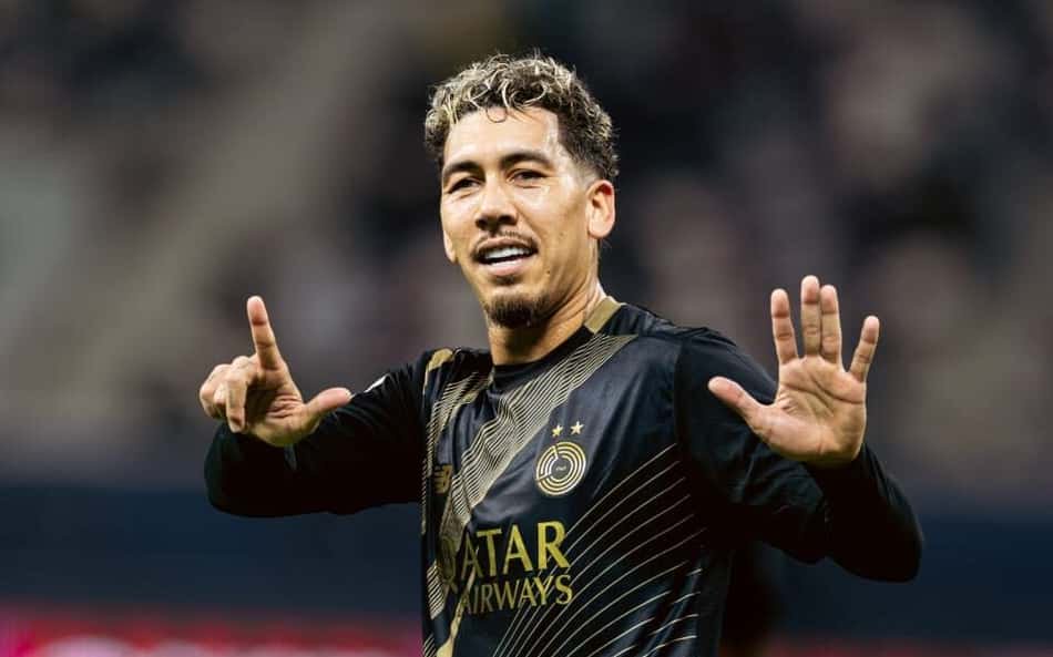 Roberto Firmino marca um gol na vitória do Al Sadd