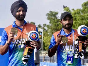 Asian Para Games: Harvinder Singh, Vijay Sundi win gold in para recurve men's doubles archery