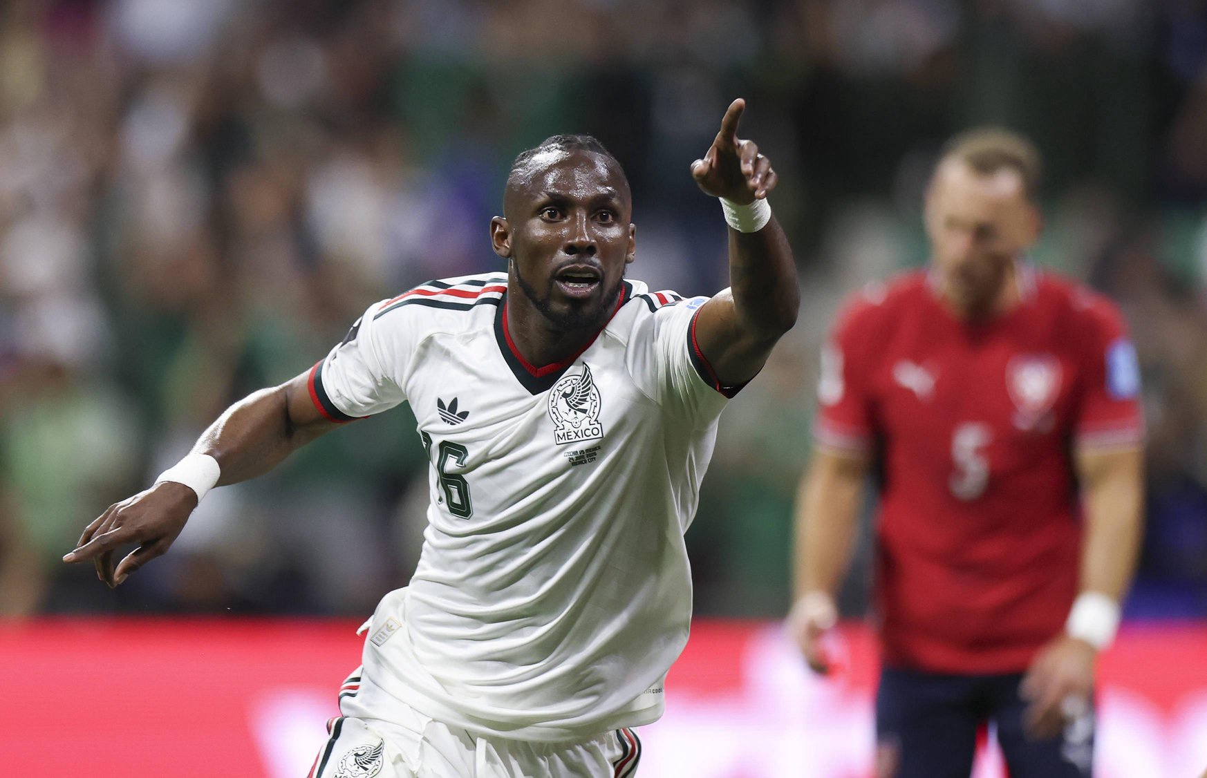 28.º Julián Quiñones marcou 33 golos pelos sauditas do Al Qadsiah e fez sonhar o México no Mundial.