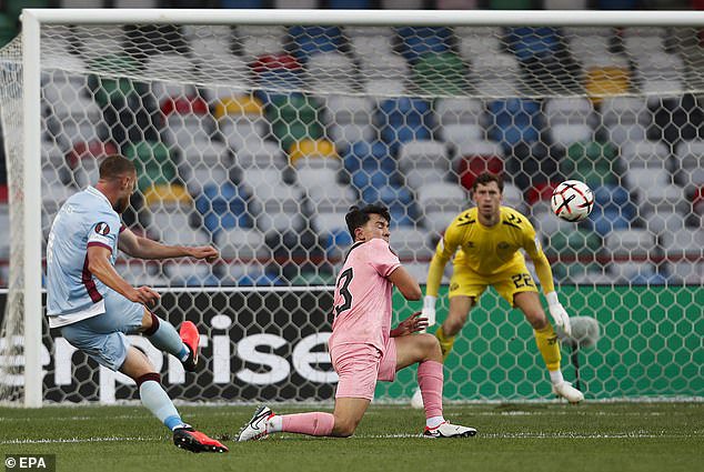 Sunderland were forced to fight back following a stunning opener from Volnei Feltes
