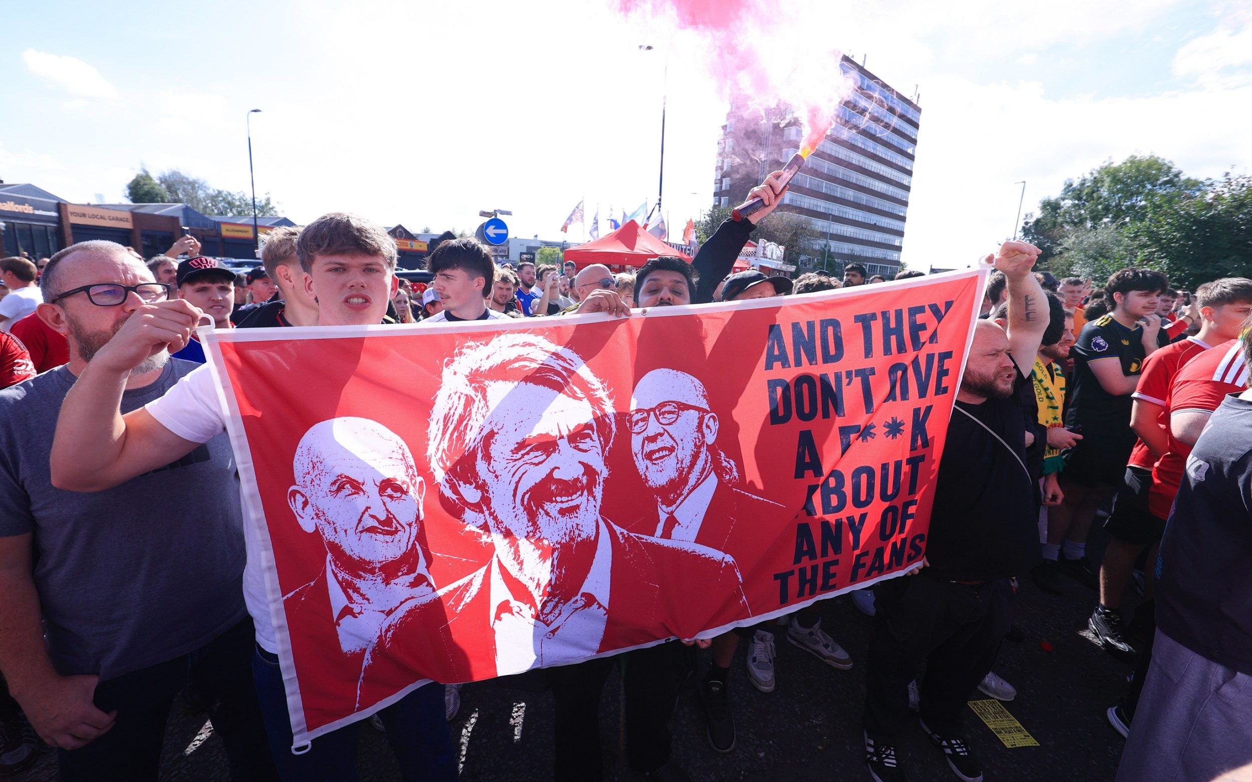 Manchester United fans voie their anger at the owners