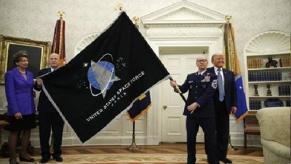 अपना आकार भी बदल रही संदिग्ध वस्तु