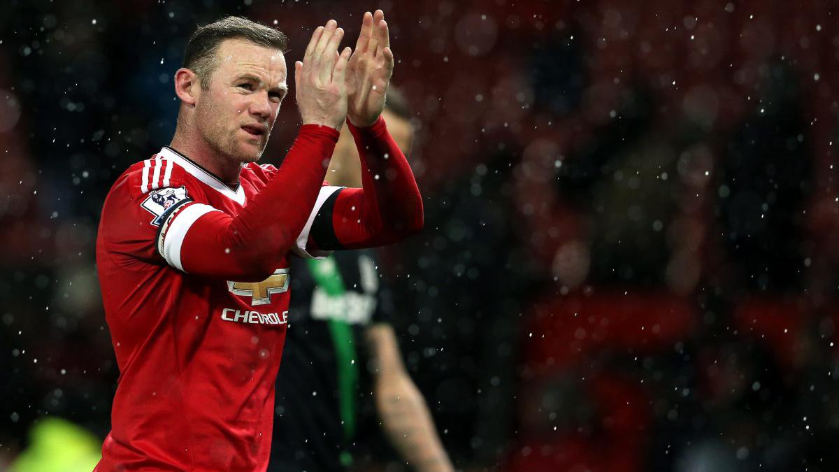 Waybe Rooney applaudiert