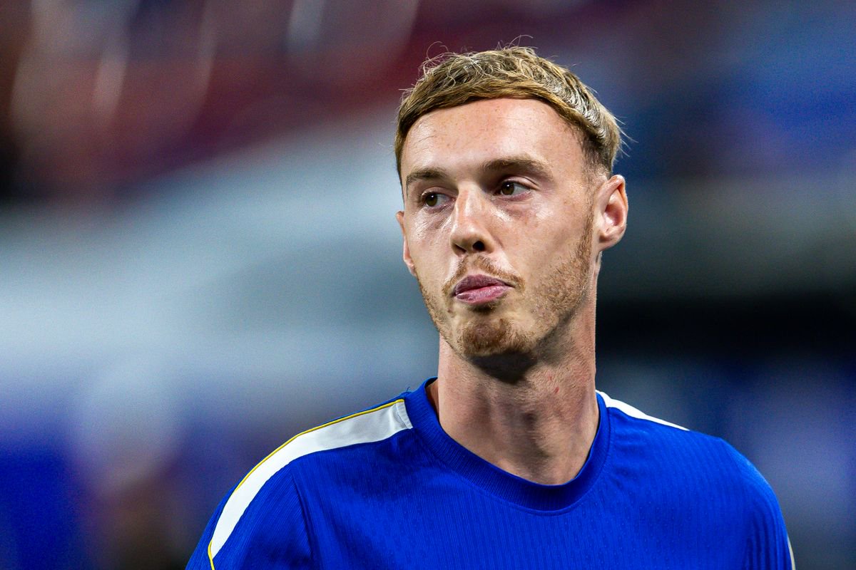 Cole Palmer looking on during a Chelsea training sessions