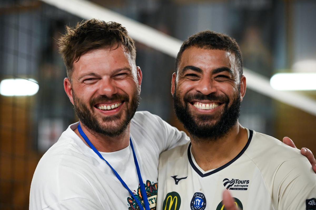 Le président du RAVB David Guelle est venu consoler son copain Earvin Ngapeth.