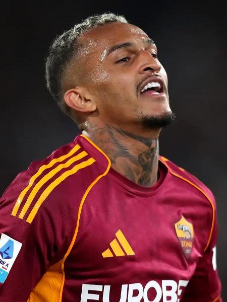 Wesley, da Roma, é o único brasileiro entre os 60 laterais mais valiosos do futebol mundial