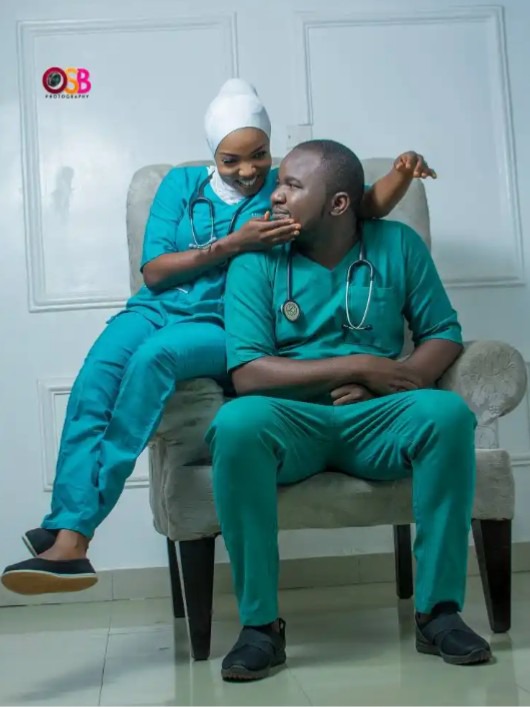 Pre-wedding pictures of Doctors and Nurses that will make you believe in love (photos)