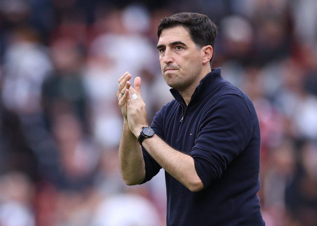 epa13234605 Liverpool's head coach Andoni Iraola greets their supporters after the English Premier League match between Liverpool FC and Fulham FC, in Liverpool, Britain, 12 September 2026. EPA/ADAM VAUGHAN EDITORIAL USE ONLY. No use with unauthorized audio, video, data, fixture lists, club/league logos, 'live' services or NFTs. Online in-match use limited to 120 images, no video emulation. No use in betting, games or single club/league/player publications.