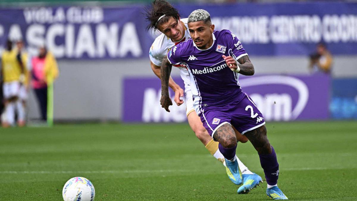 Barcelona monitors Dodô as Fiorentina director notes player's intent